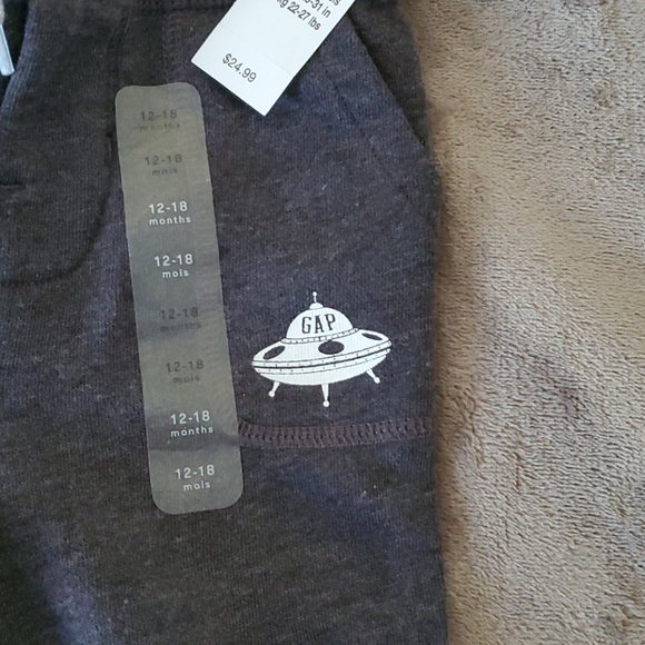 NWT. GAP 2pc jogger set - Picture 5 of 5
